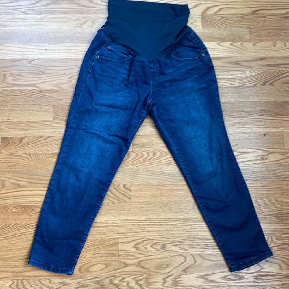 A:glow materinity jeans